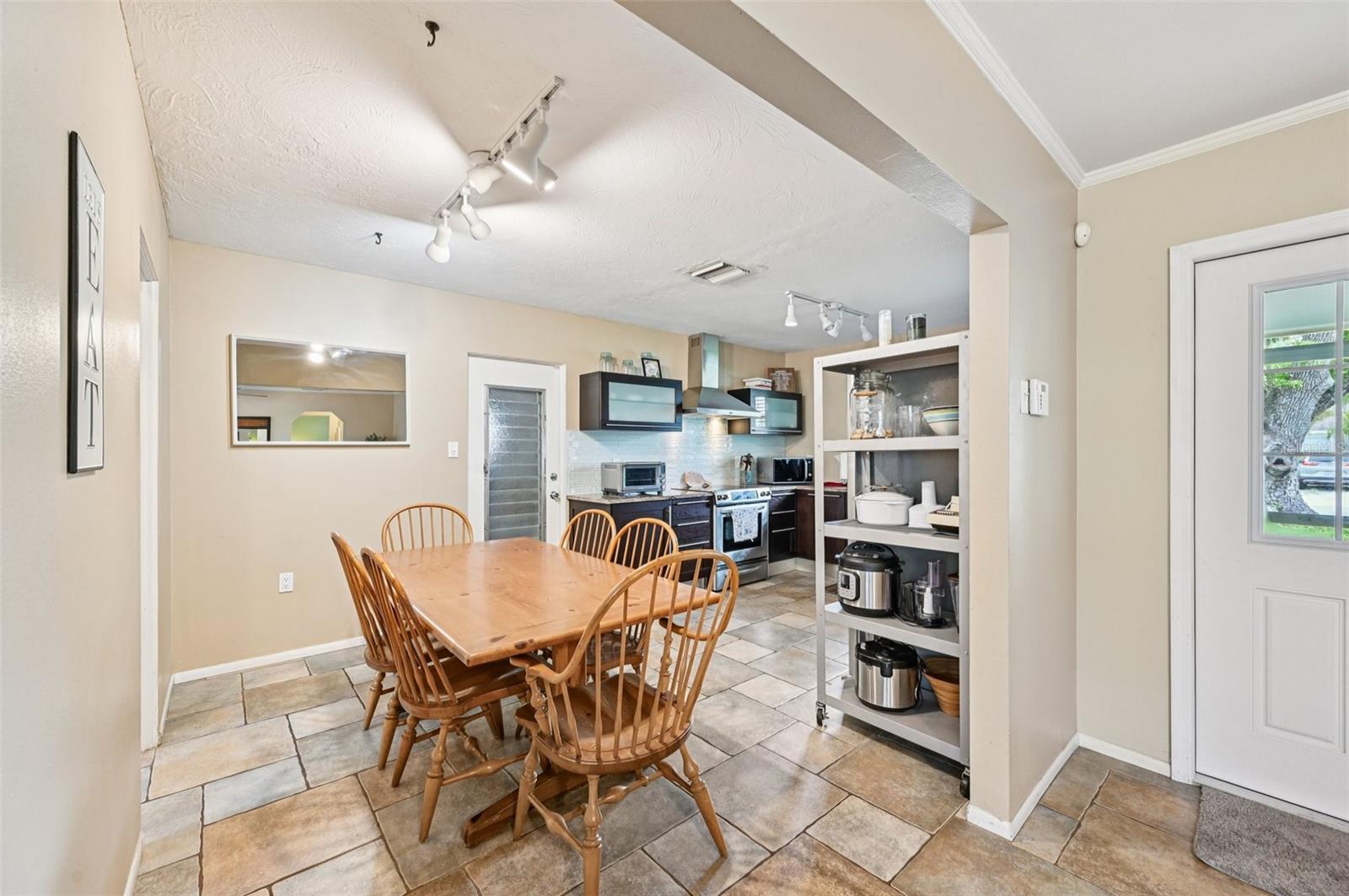 Image 5 of 28 For 2110 Goldenrod Street