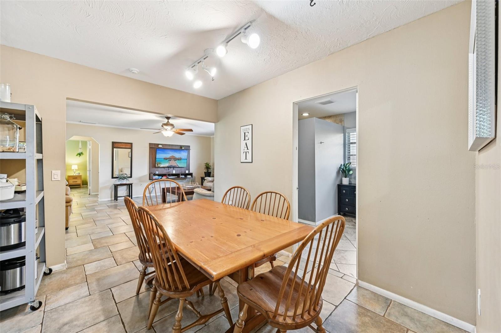 Image 6 of 28 For 2110 Goldenrod Street