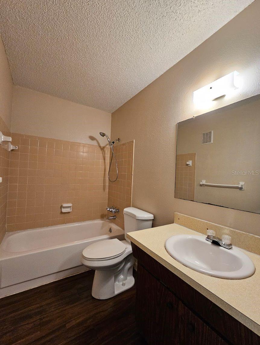 Image 12 of 14 For 221 Jefferson Circle N