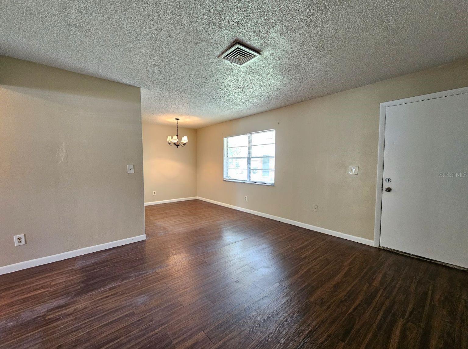 Image 3 of 14 For 221 Jefferson Circle N