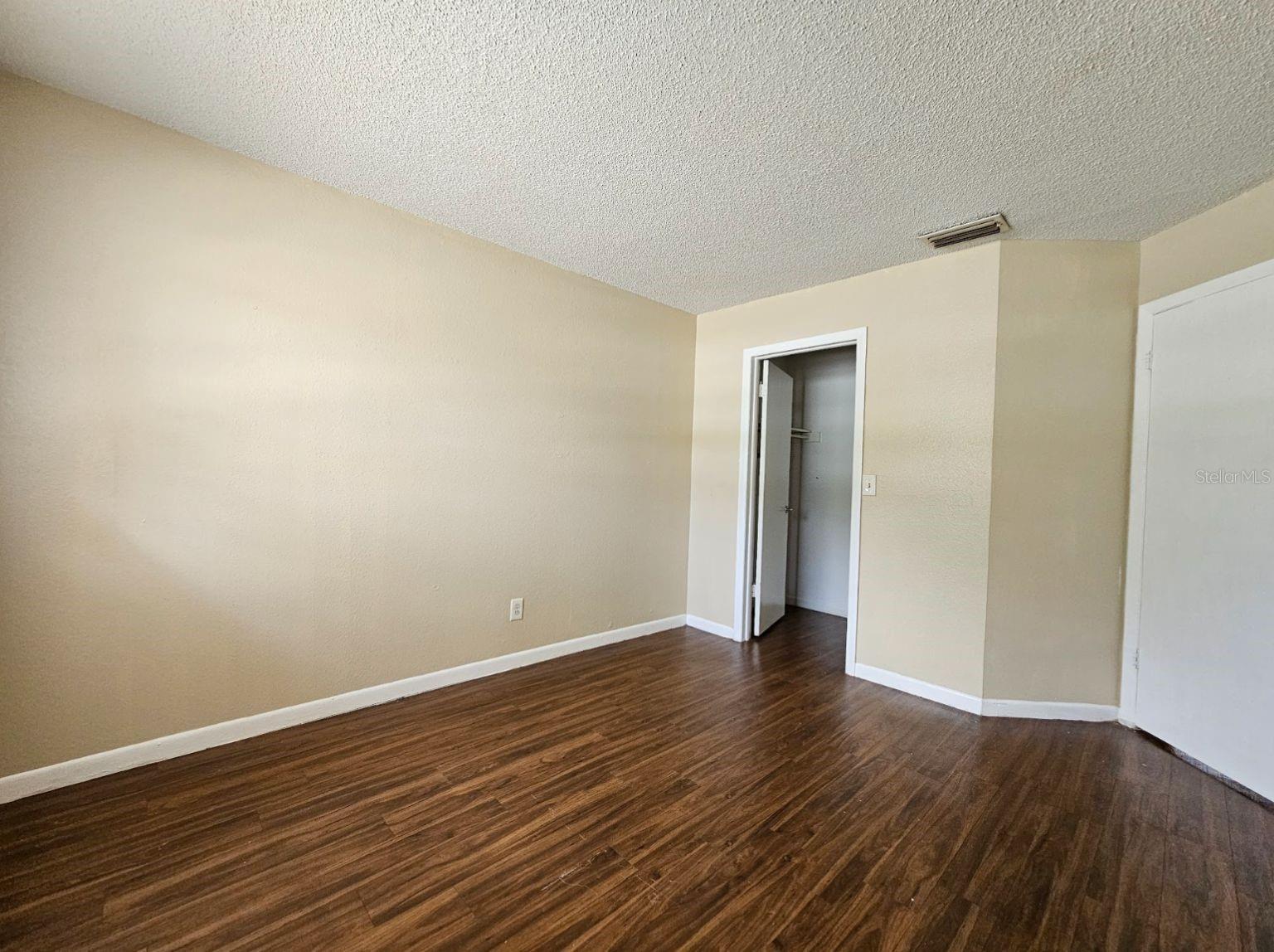 Image 8 of 14 For 221 Jefferson Circle N