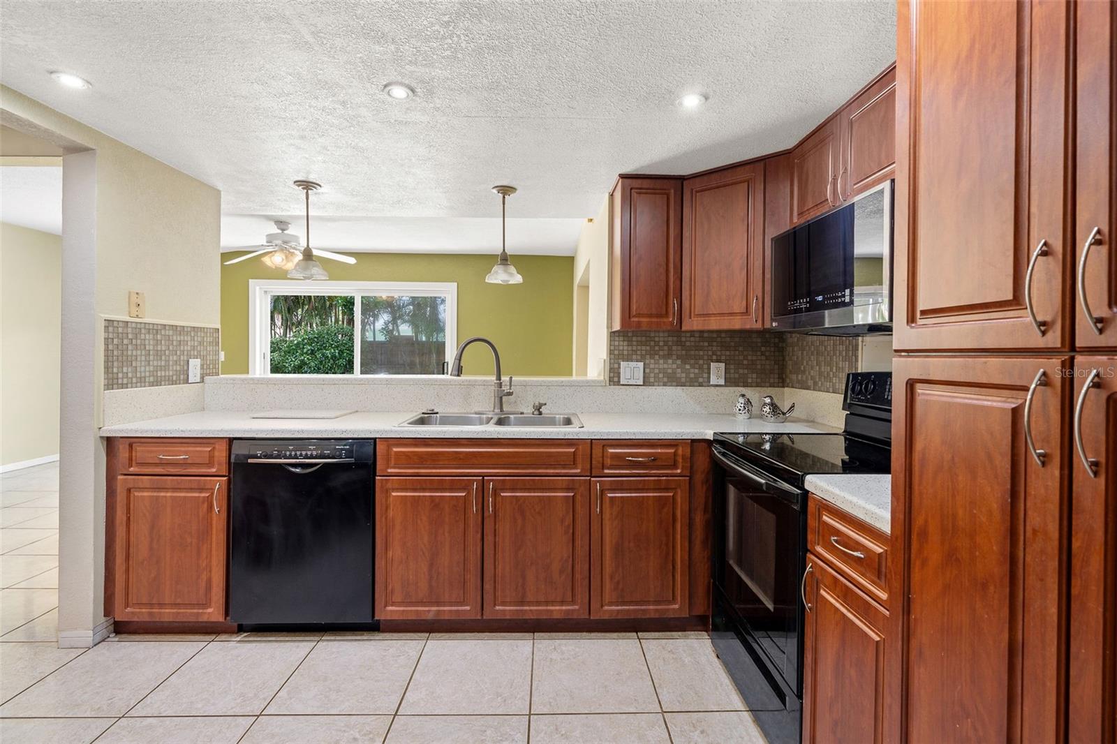 Image 11 of 30 For 2587 60th Avenue S