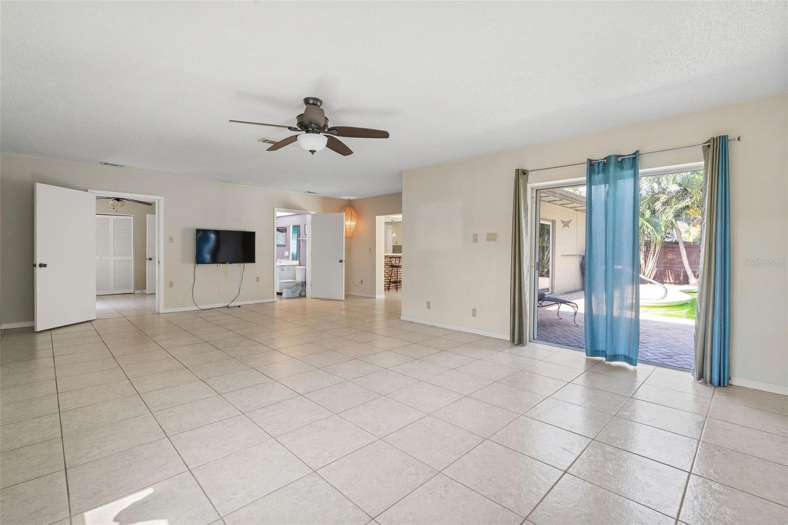 Image 15 of 30 For 2587 60th Avenue S