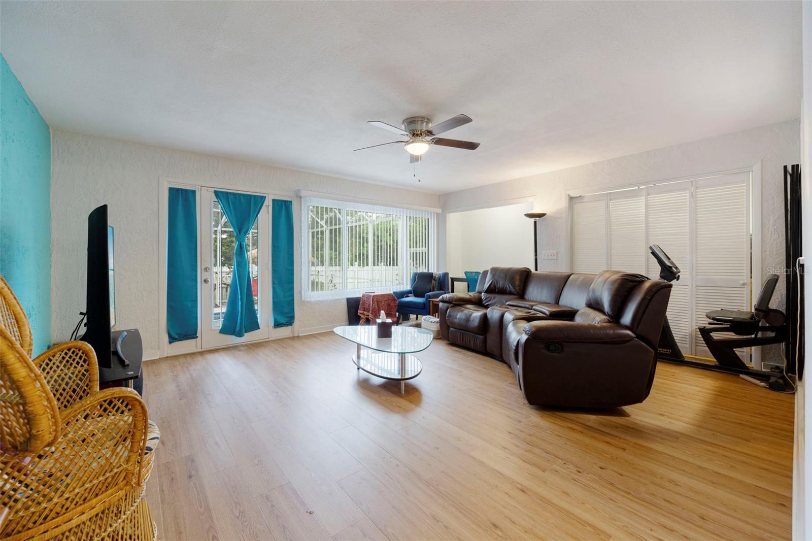 Image 20 of 59 For 818 Eunice Drive