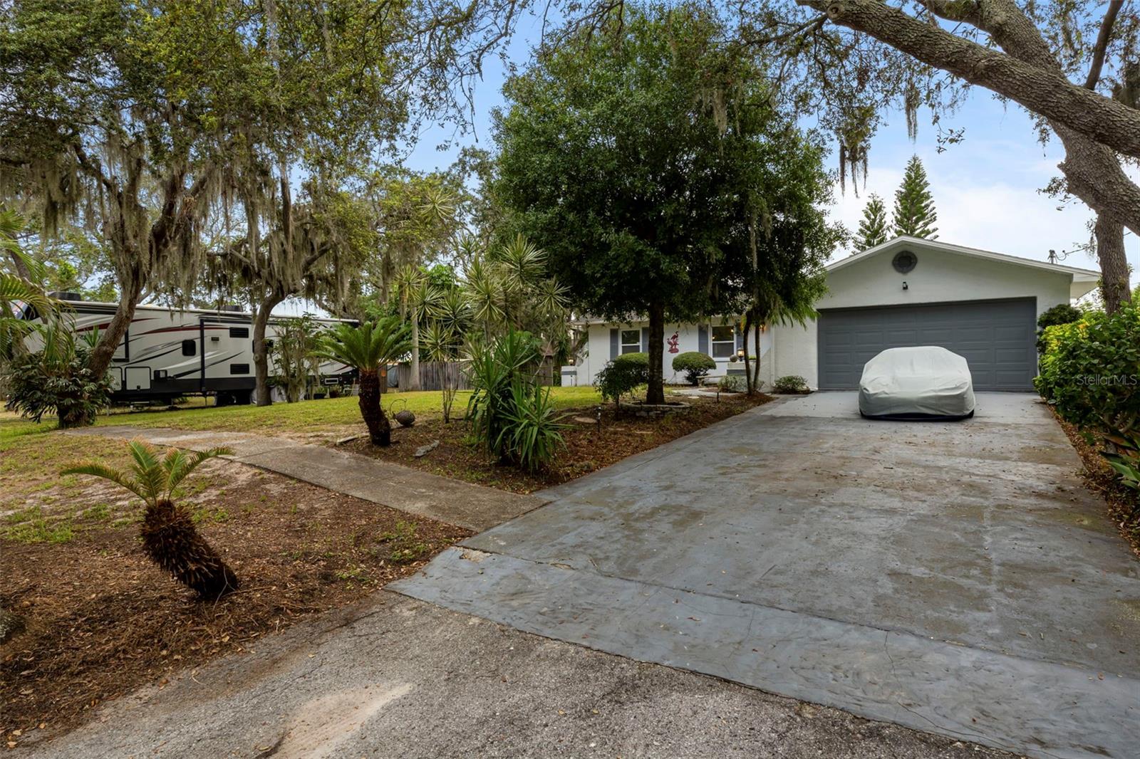 Image 5 of 59 For 818 Eunice Drive