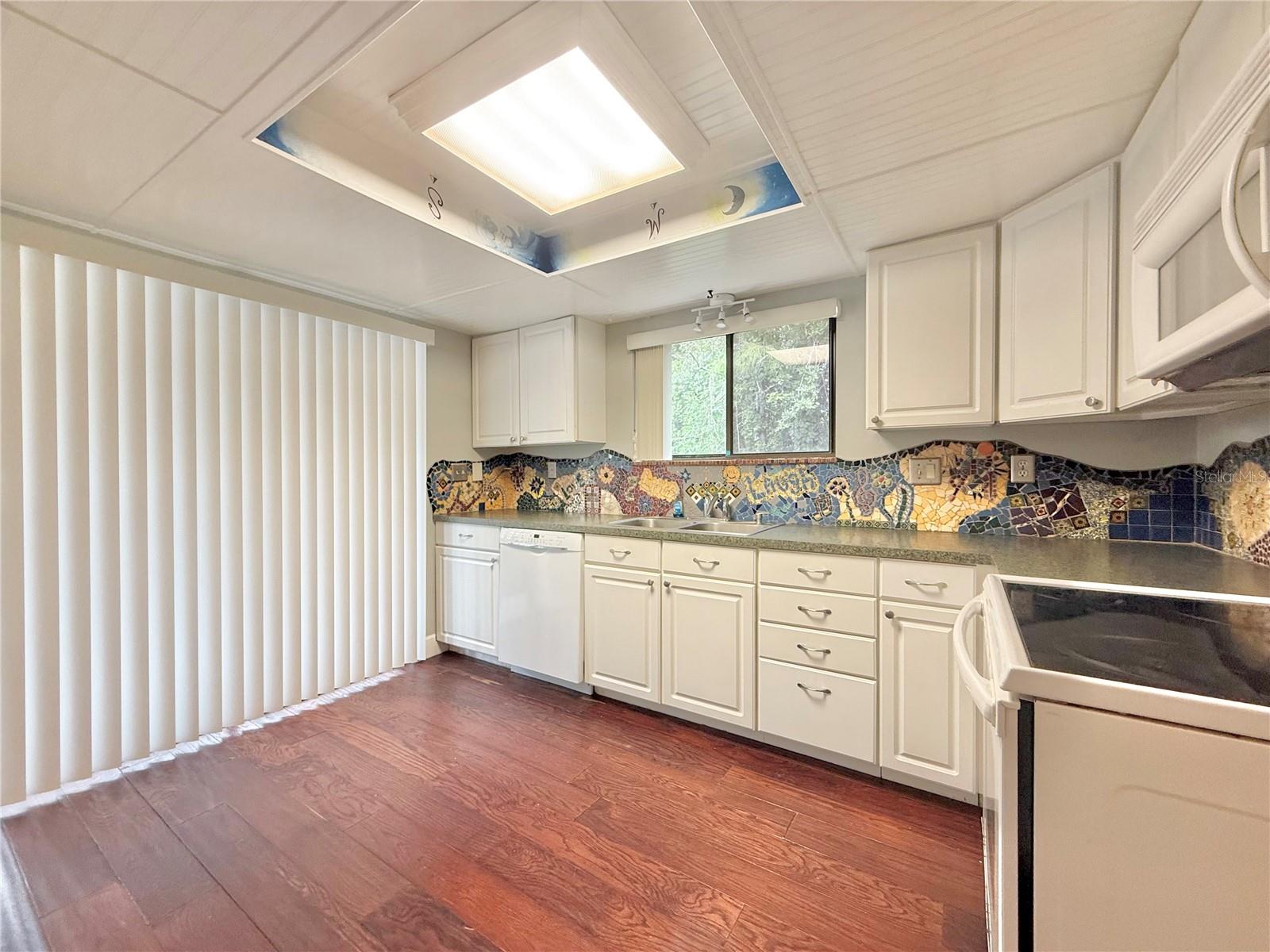 Image 12 of 34 For 607 Summerhill Court C