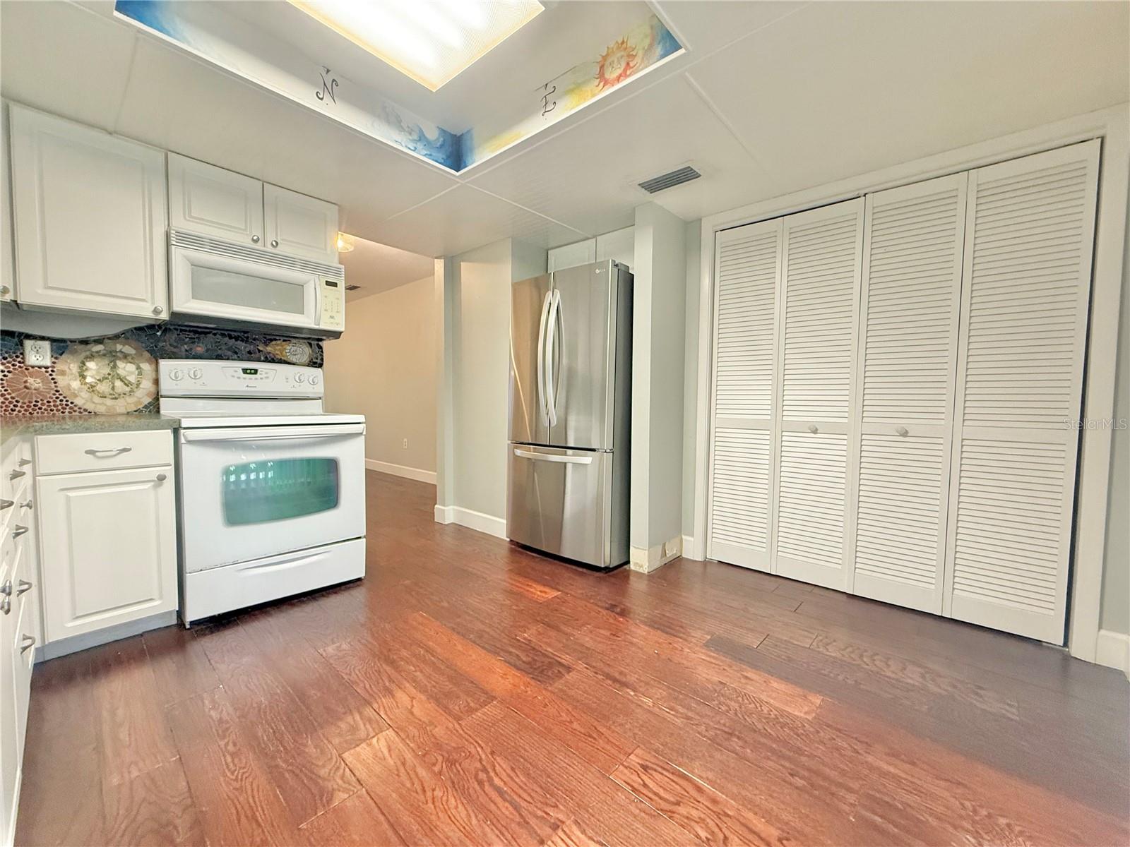 Image 13 of 34 For 607 Summerhill Court C