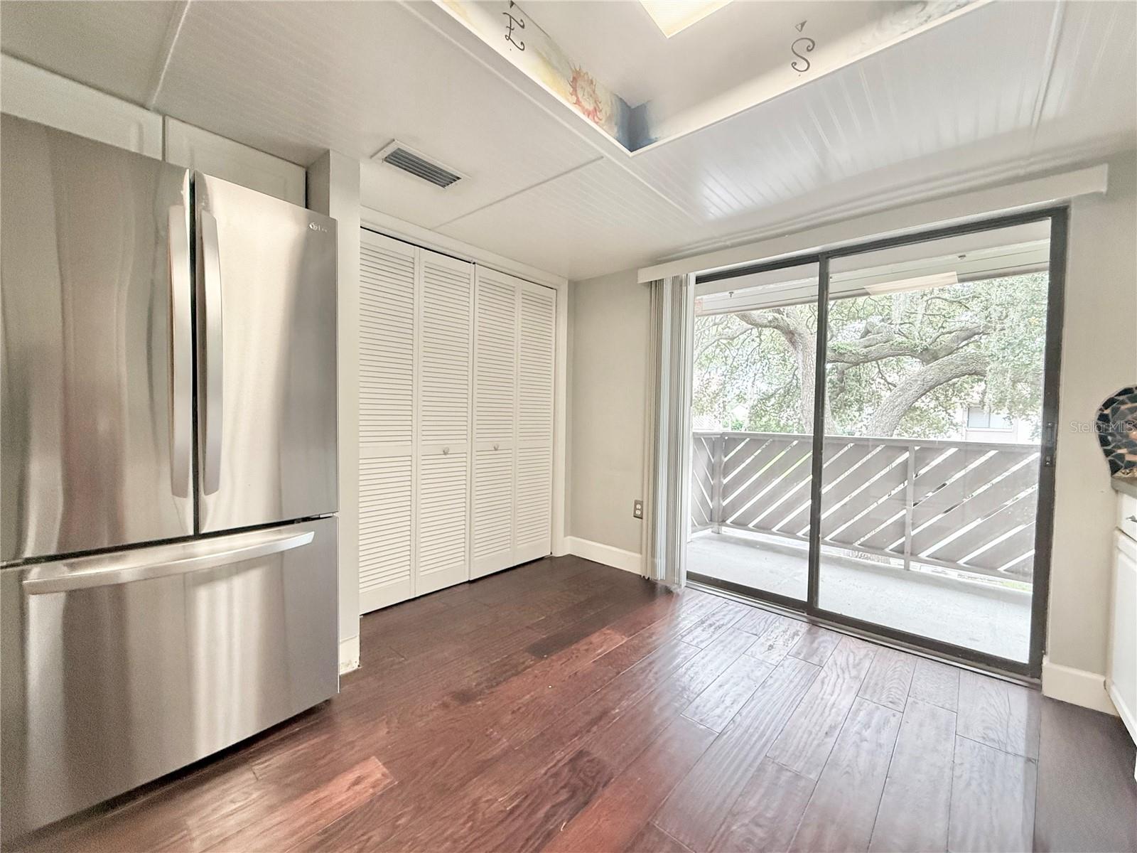 Image 15 of 34 For 607 Summerhill Court C
