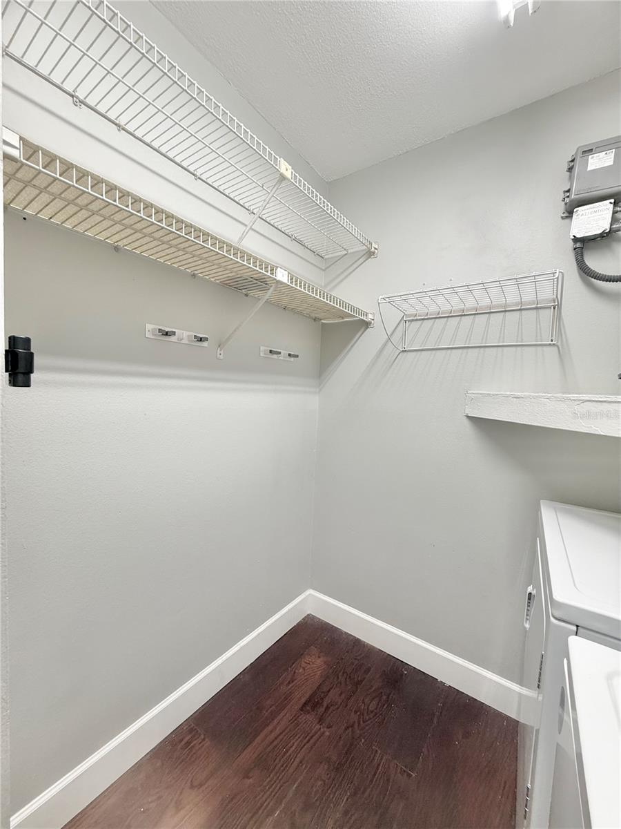 Image 19 of 34 For 607 Summerhill Court C