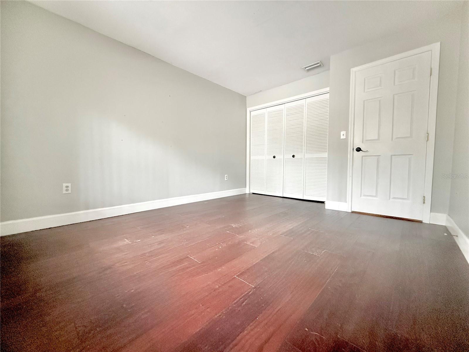 Image 32 of 34 For 607 Summerhill Court C