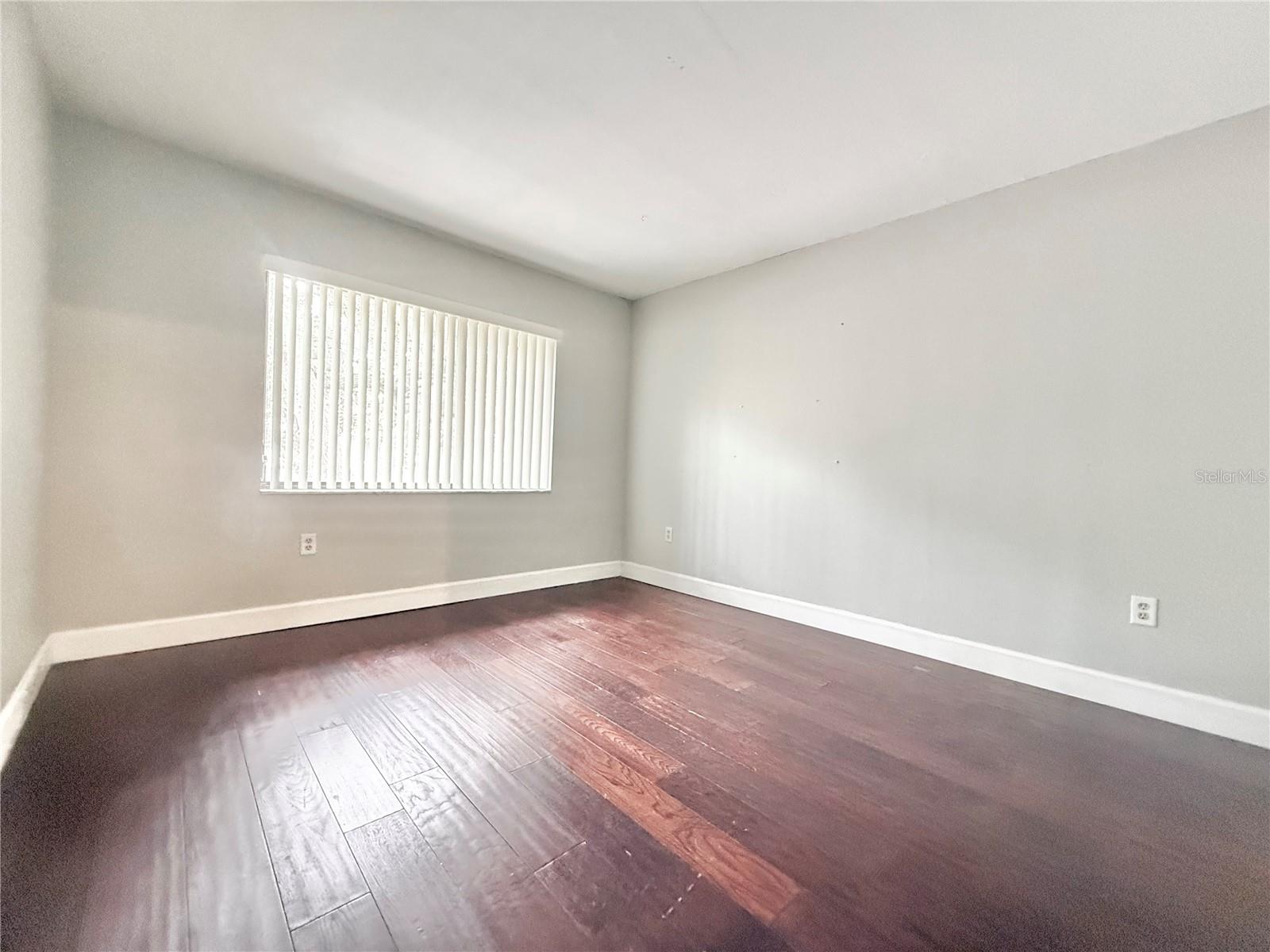 Image 33 of 34 For 607 Summerhill Court C