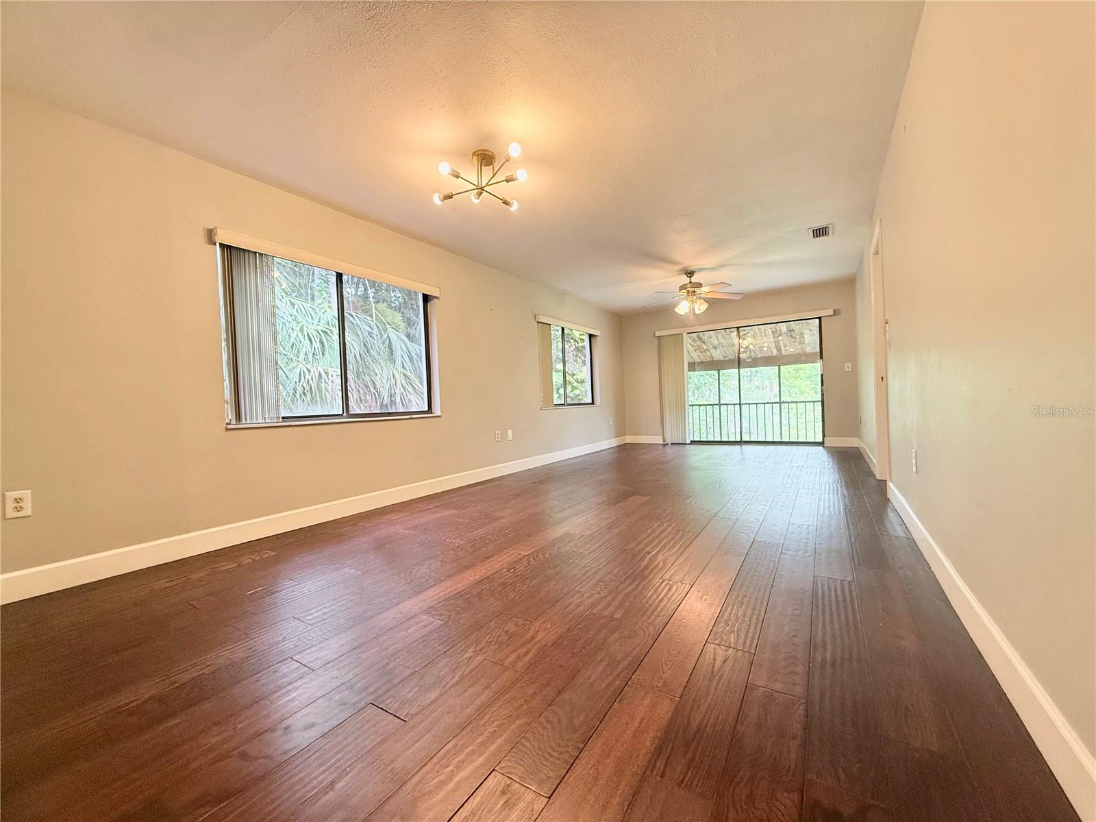 Image 4 of 34 For 607 Summerhill Court C