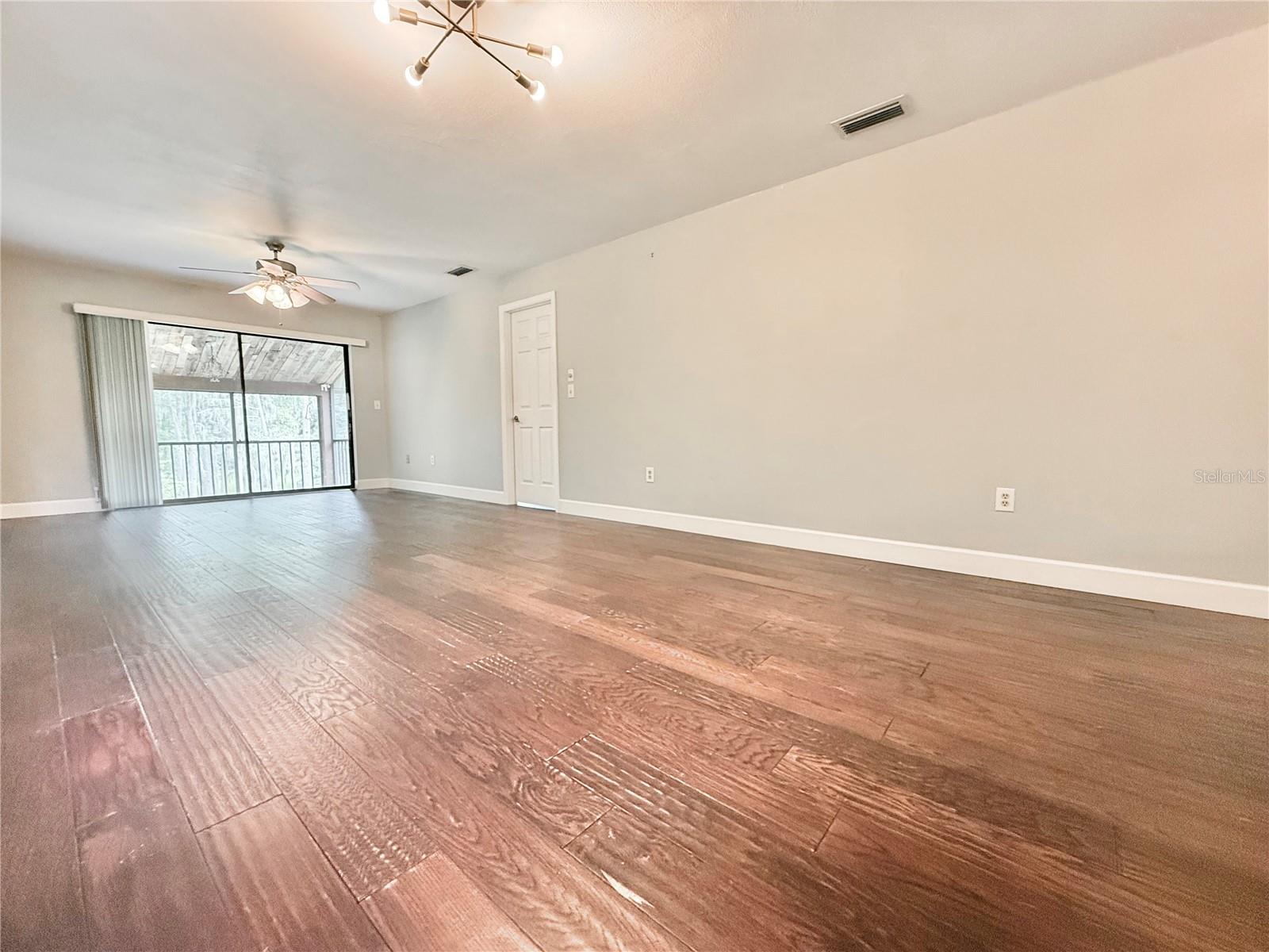 Image 6 of 34 For 607 Summerhill Court C