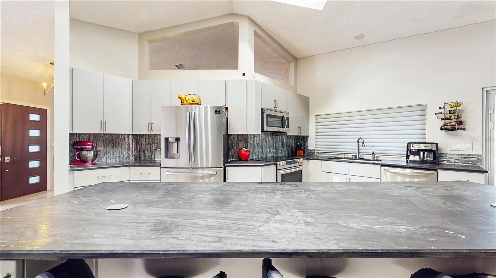 Listing photo id 13 for 8278 Spring Hill Drive