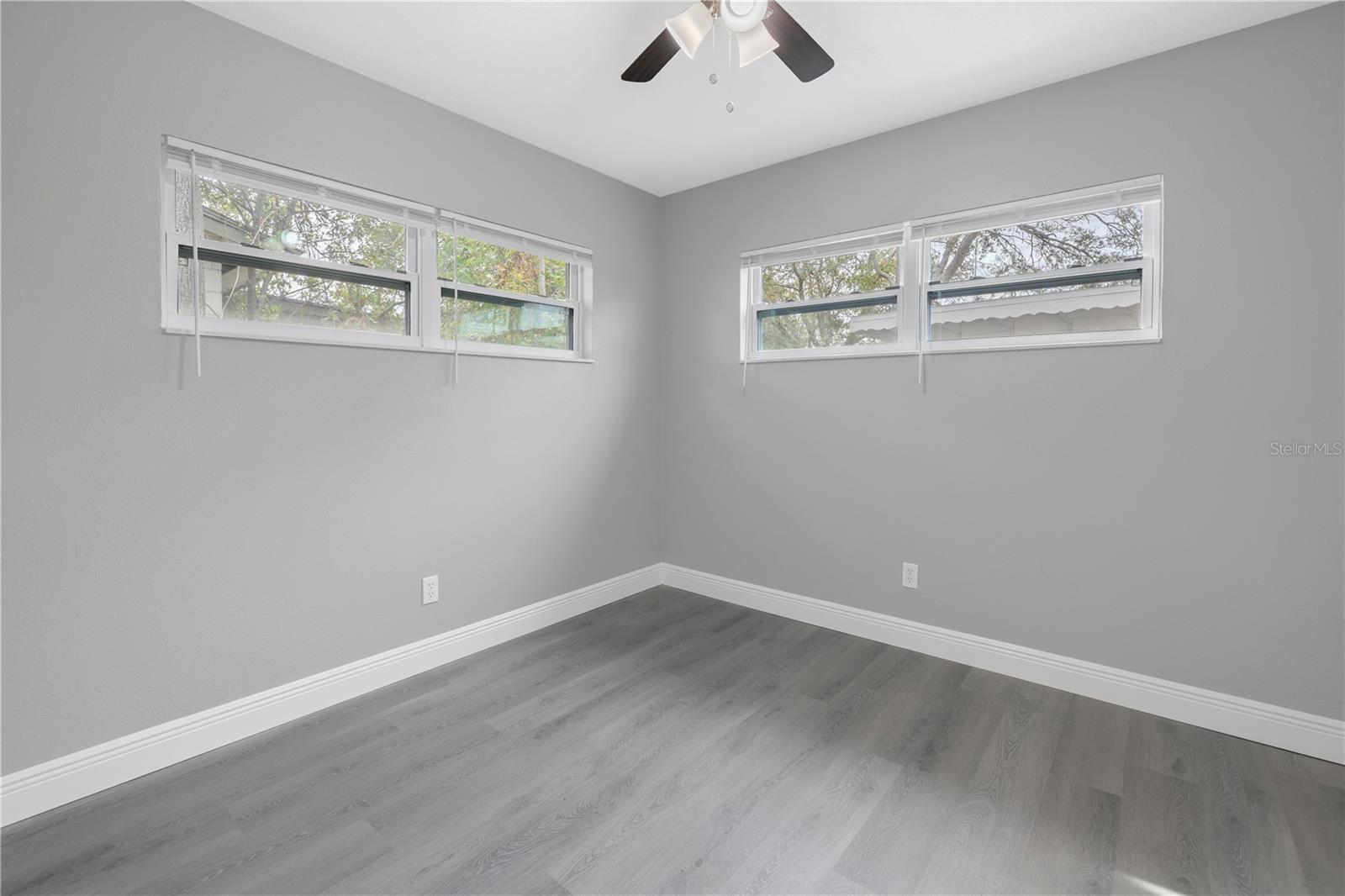 Listing photo id 12 for 4027 7th Street S