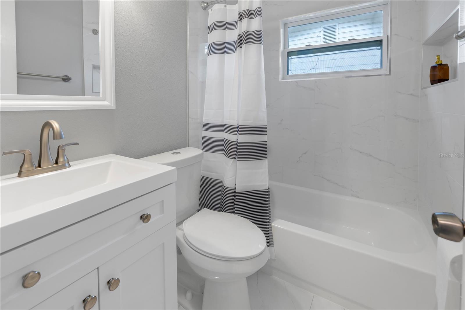 Listing photo id 13 for 4027 7th Street S