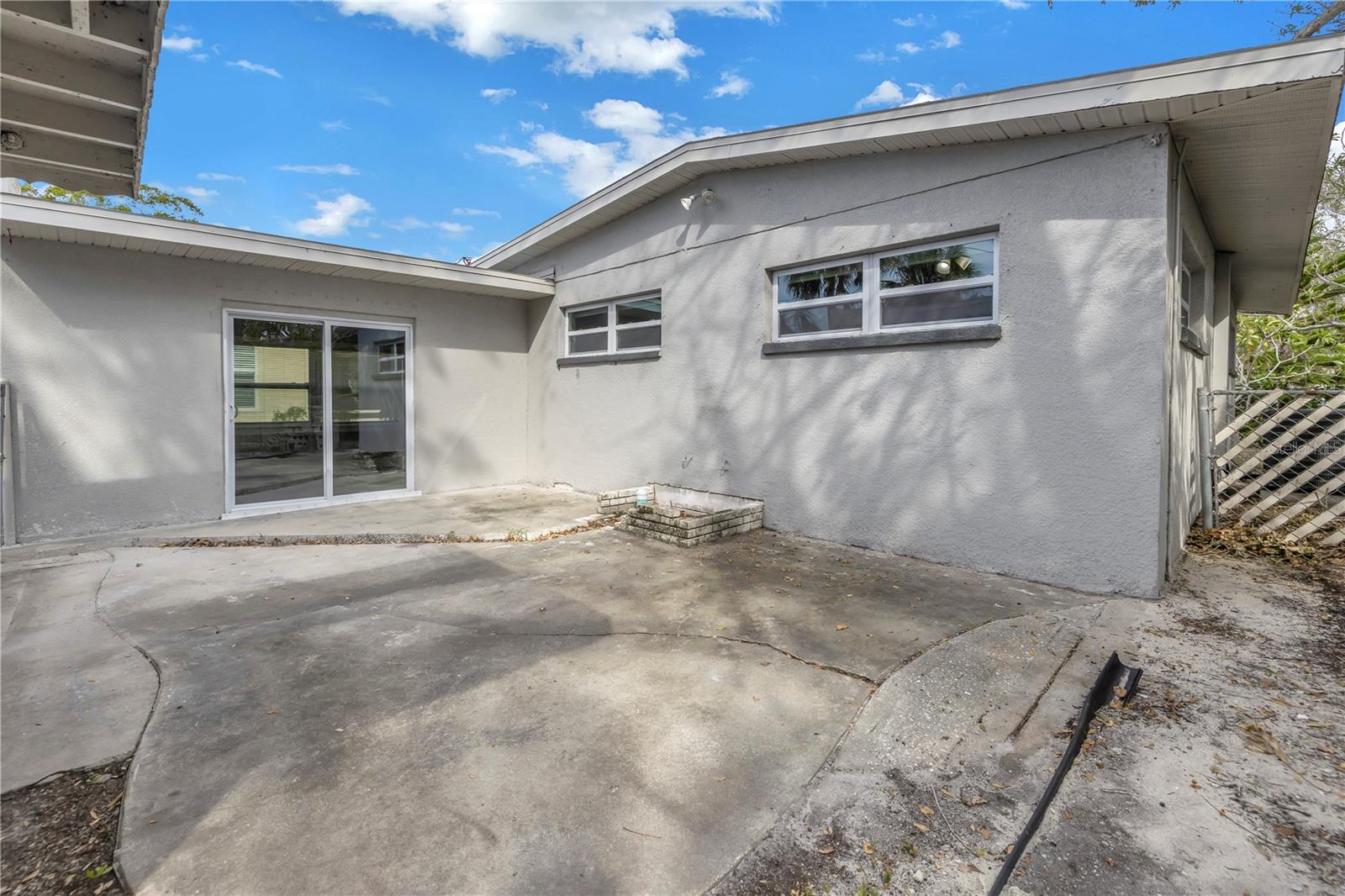 Listing photo id 19 for 4027 7th Street S