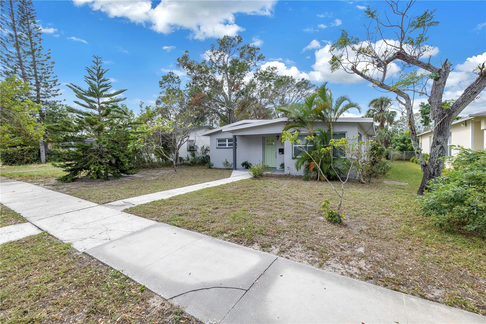 Listing photo id 24 for 4027 7th Street S