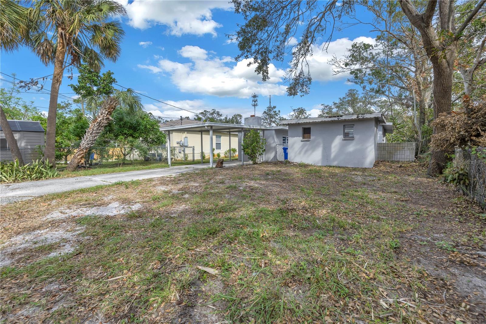 Listing photo id 2 for 4027 7th Street S