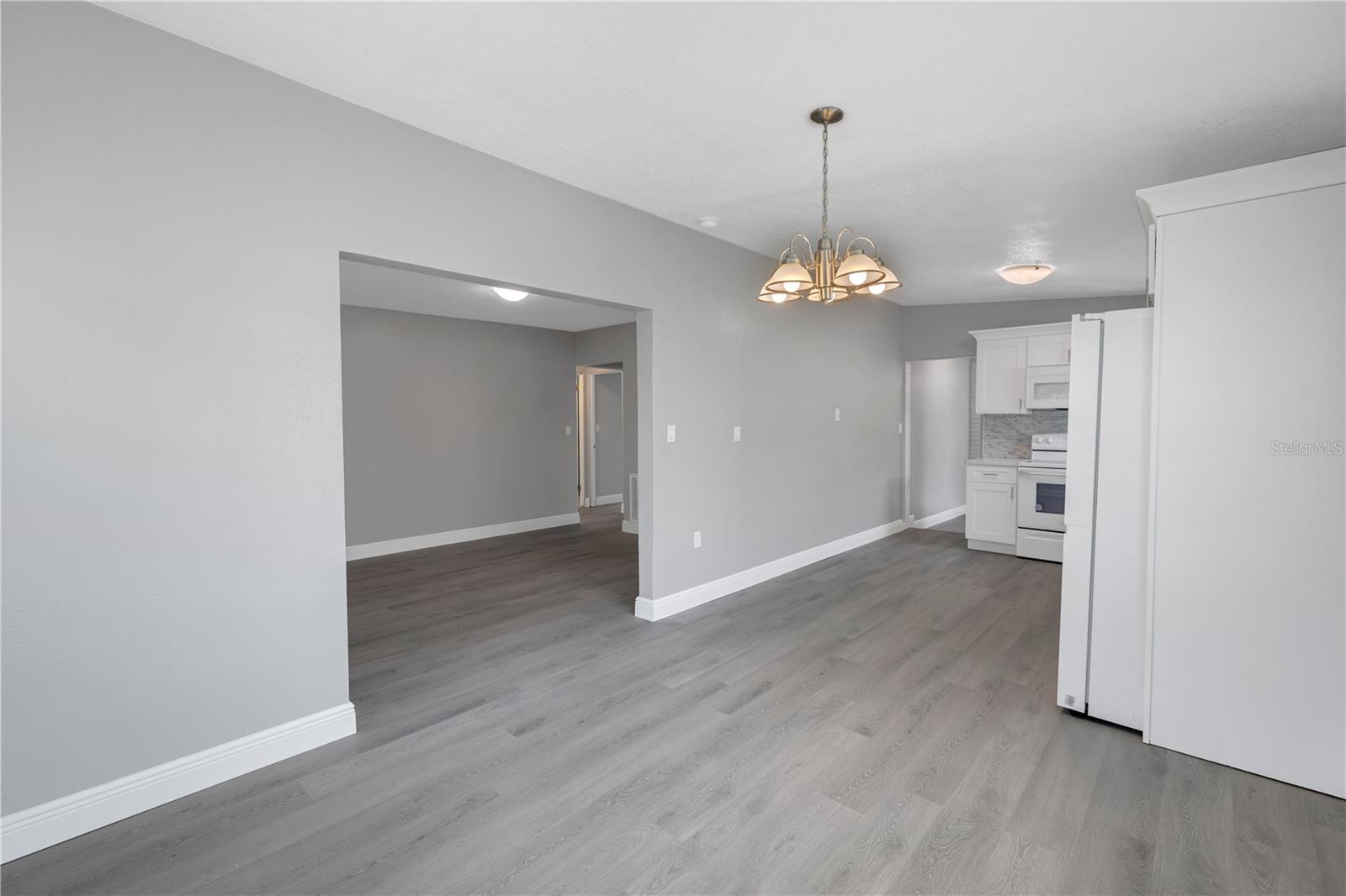 Listing photo id 6 for 4027 7th Street S