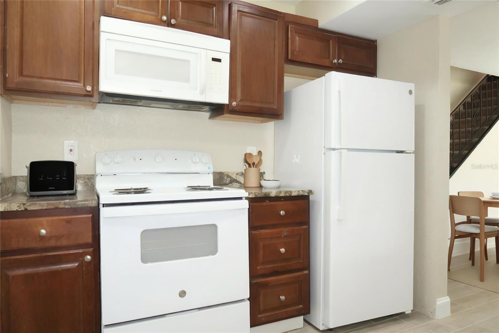 Image 3 of 20 For 1700 Azalea Court D