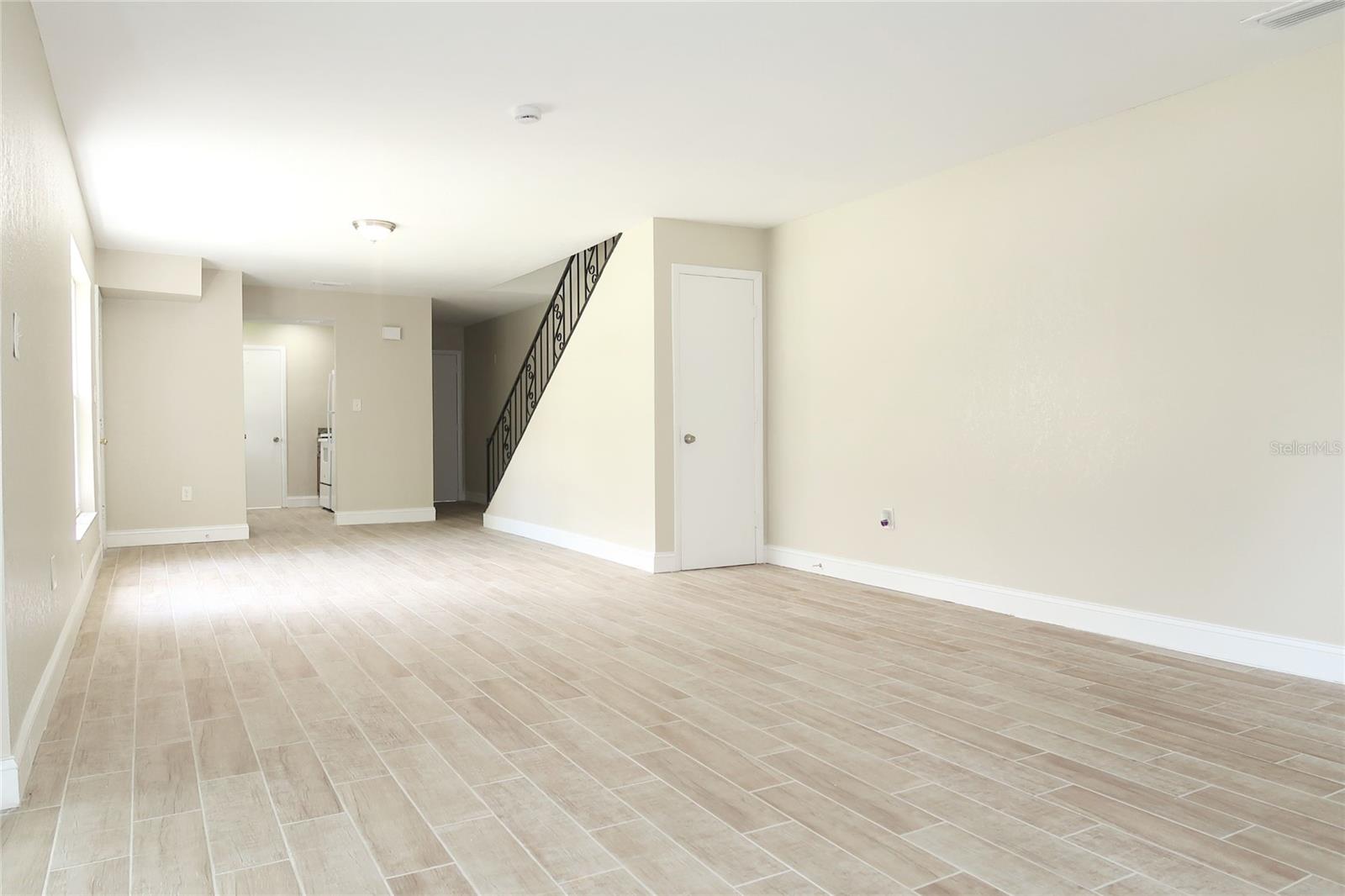 Image 9 of 20 For 1700 Azalea Court D