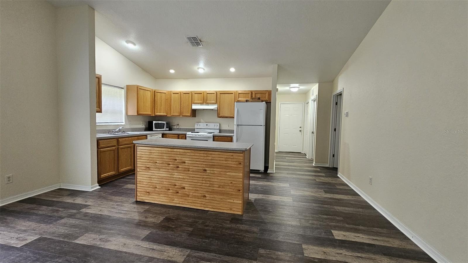 Image 11 of 35 For 6300 Oak Park Boulevard