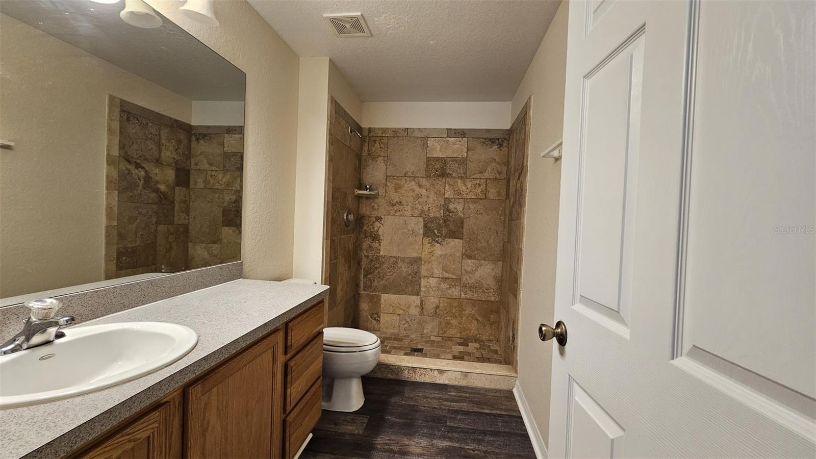 Image 17 of 35 For 6300 Oak Park Boulevard