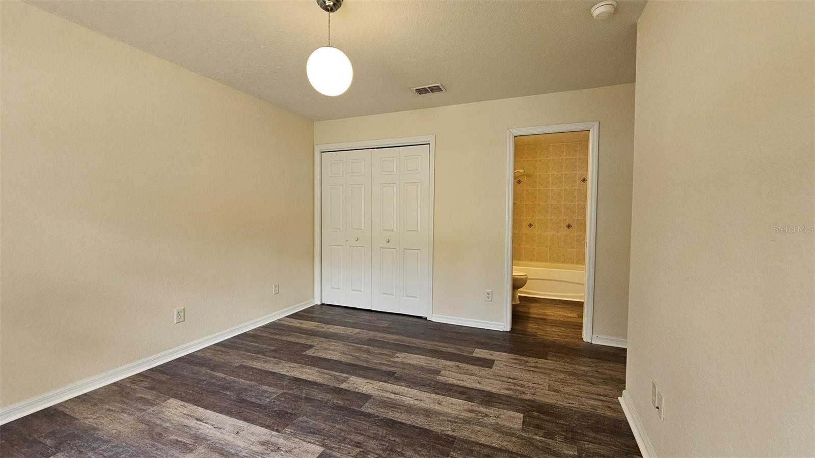 Image 20 of 35 For 6300 Oak Park Boulevard