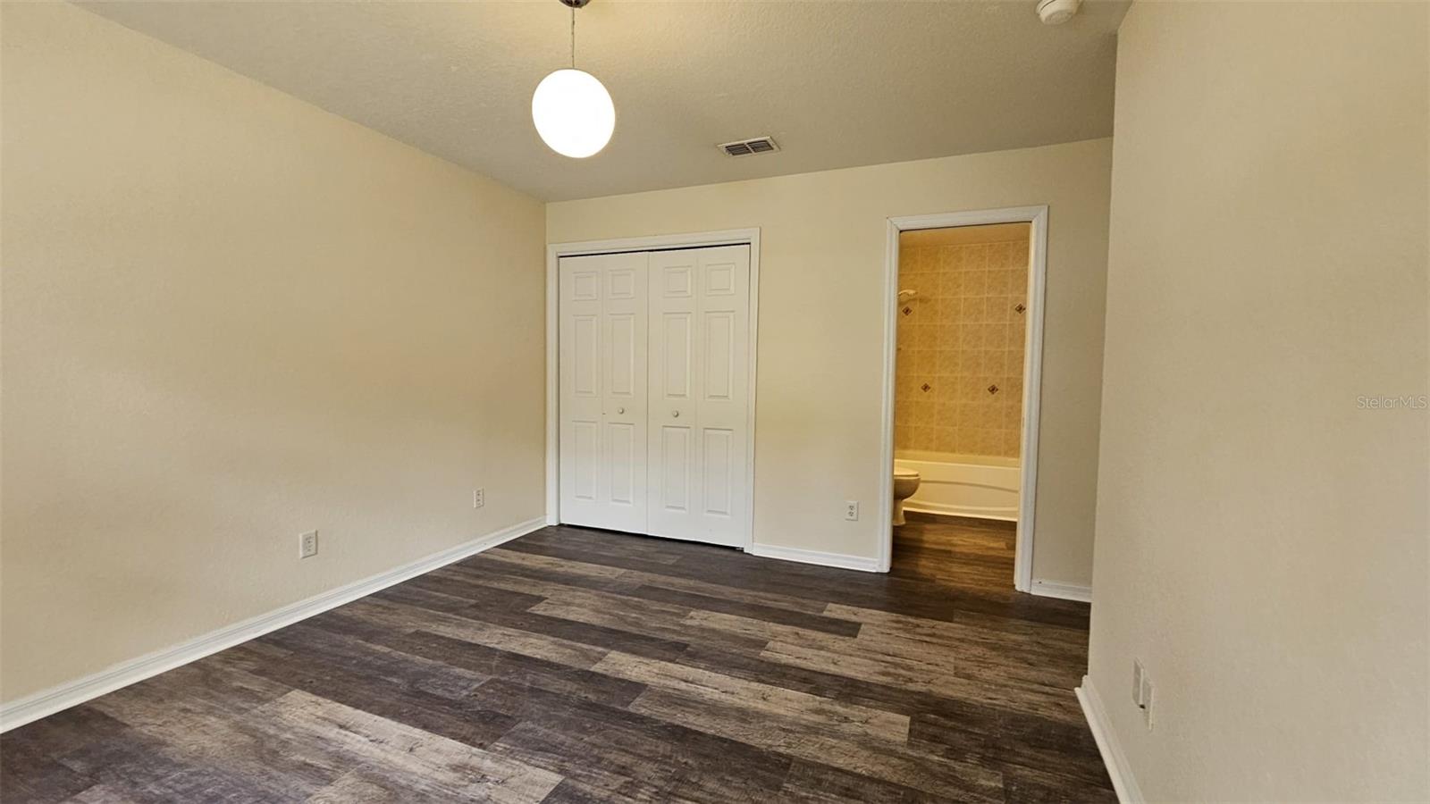 Image 21 of 35 For 6300 Oak Park Boulevard