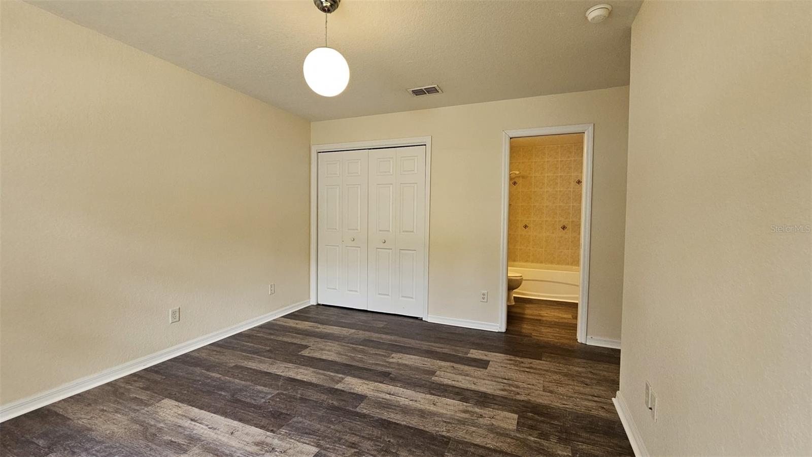 Image 24 of 35 For 6300 Oak Park Boulevard