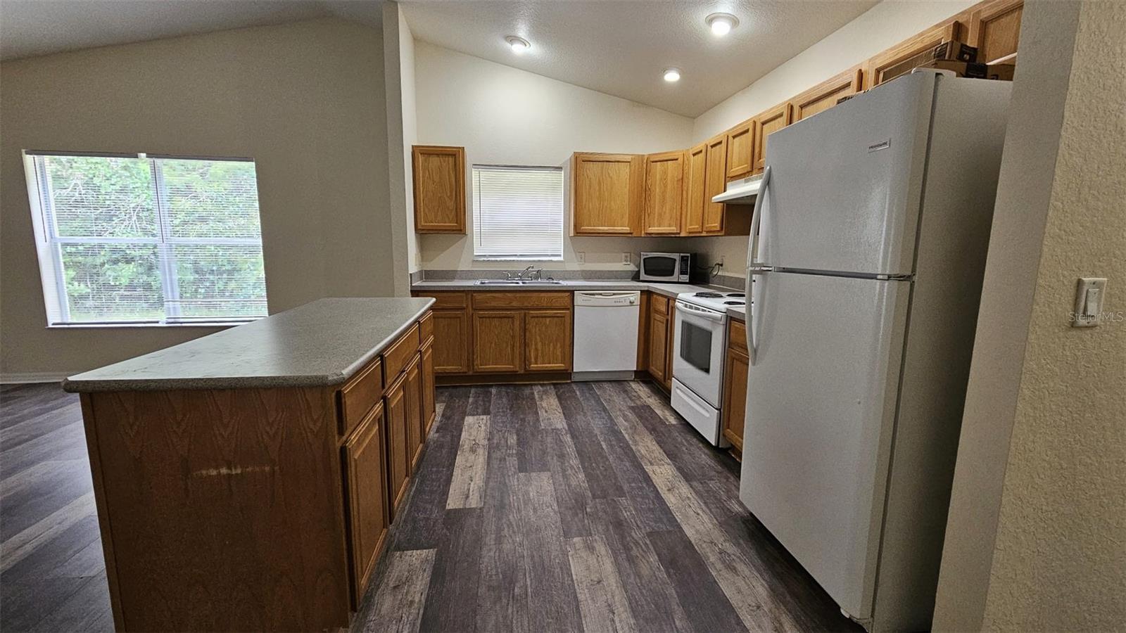 Image 8 of 35 For 6300 Oak Park Boulevard