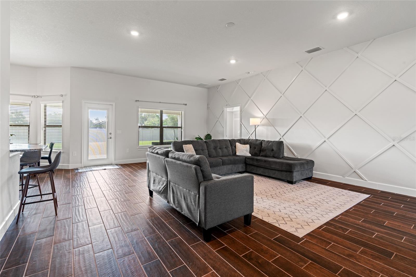 Image 10 of 38 For 13000 Summerfield Way