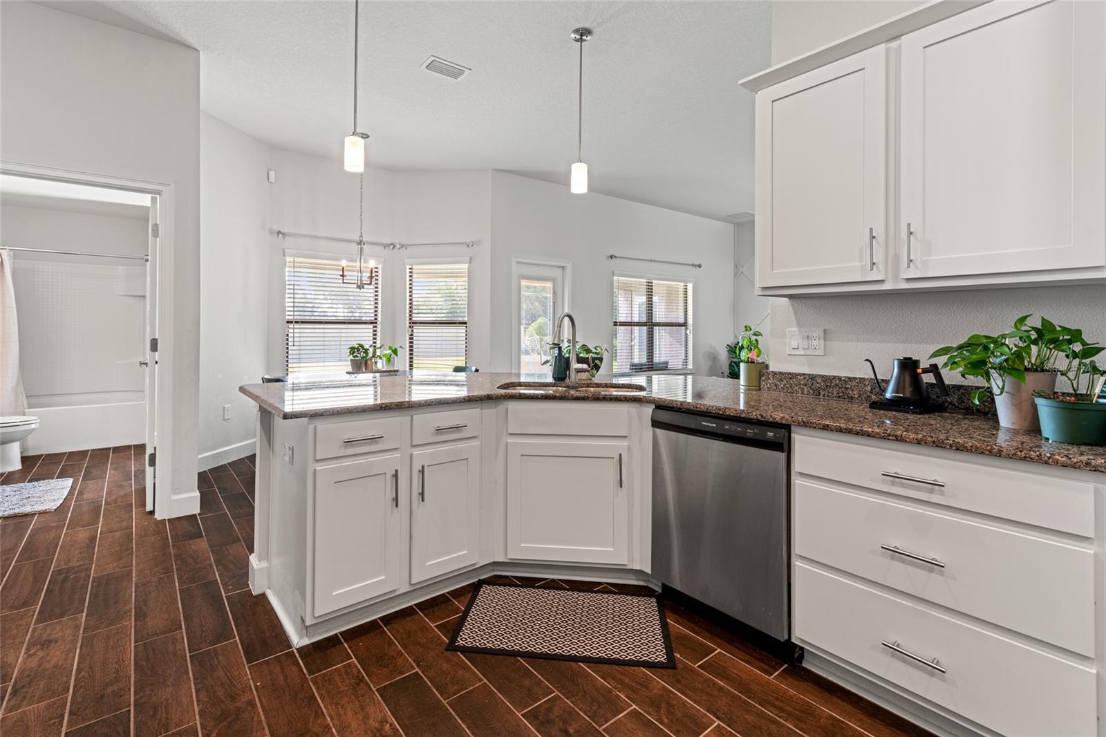 Image 18 of 38 For 13000 Summerfield Way