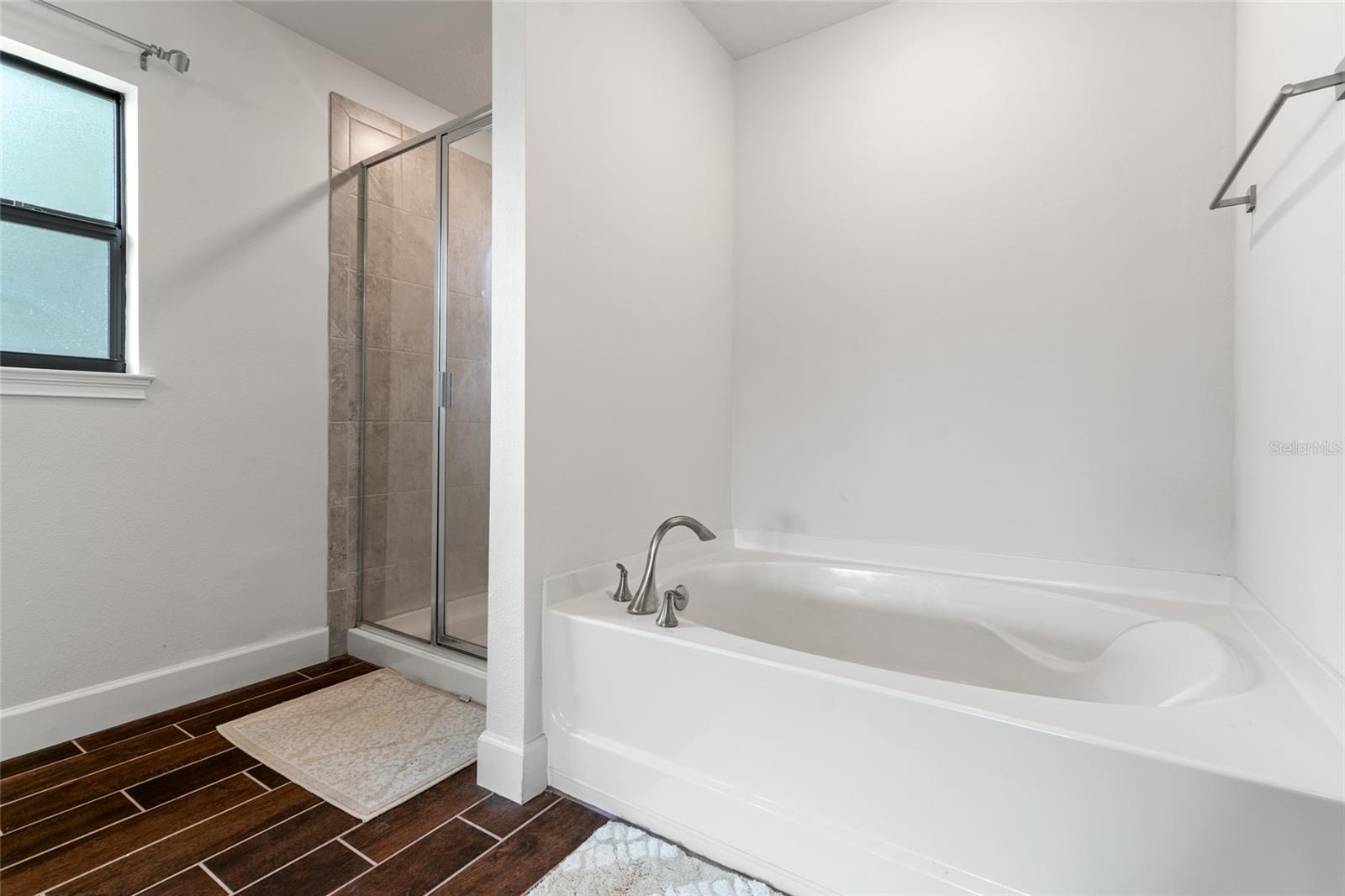 Image 28 of 38 For 13000 Summerfield Way