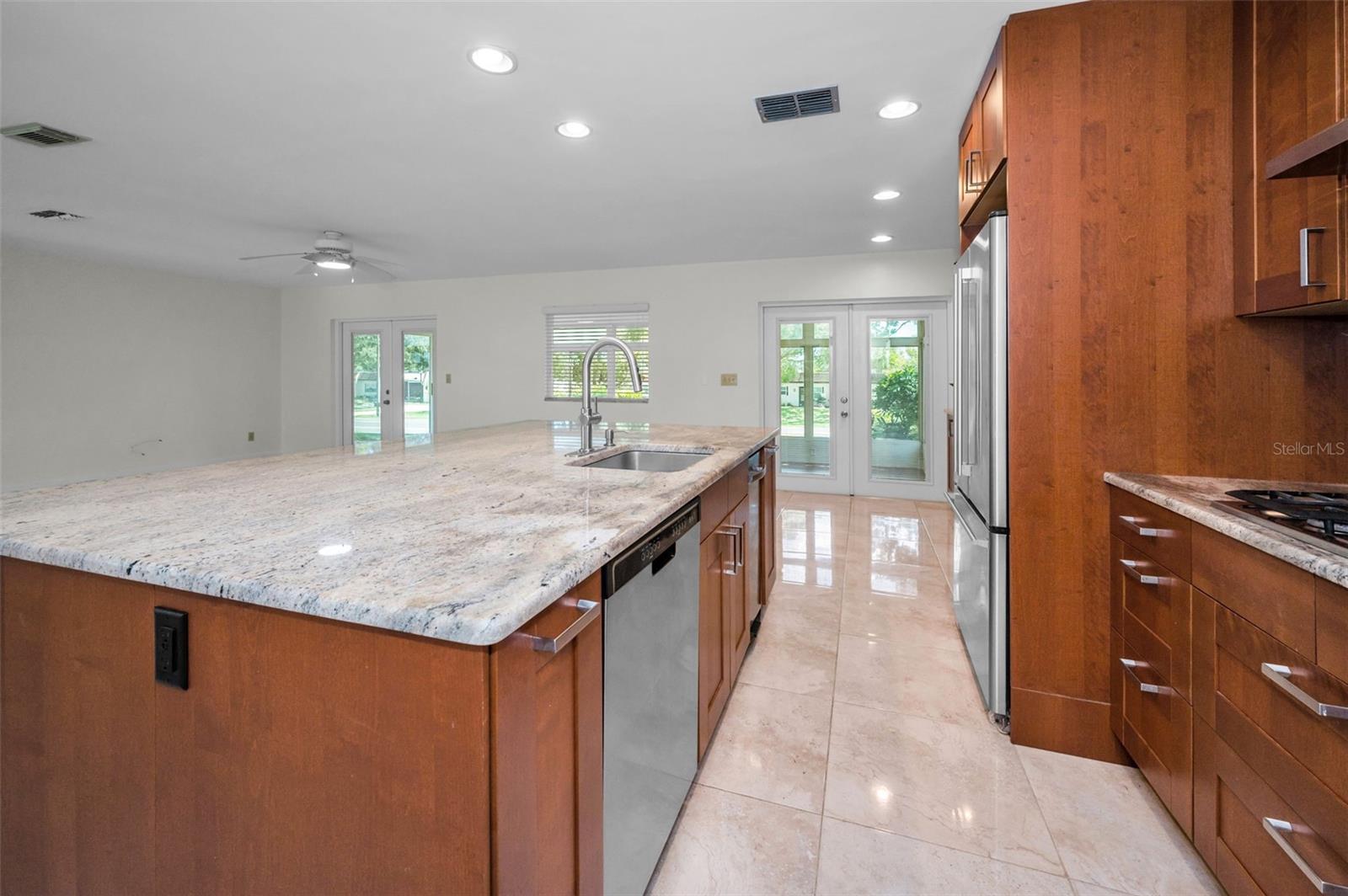Listing photo id 21 for 1334 Glengarry Drive