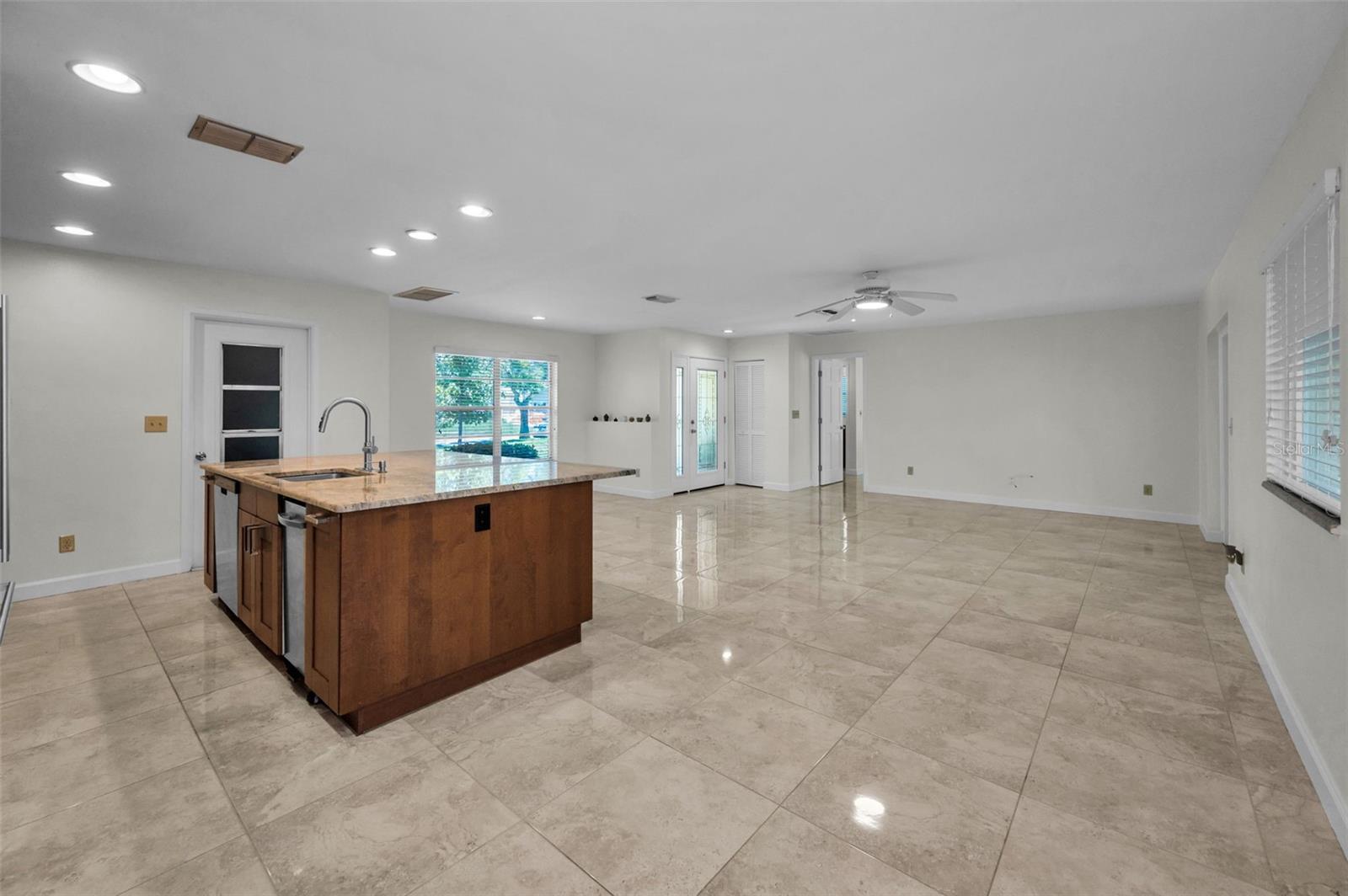 Listing photo id 26 for 1334 Glengarry Drive