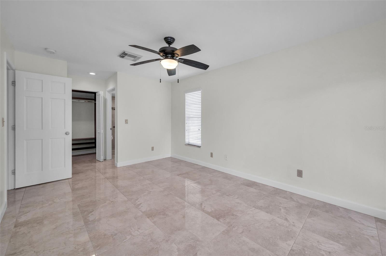 Listing photo id 29 for 1334 Glengarry Drive