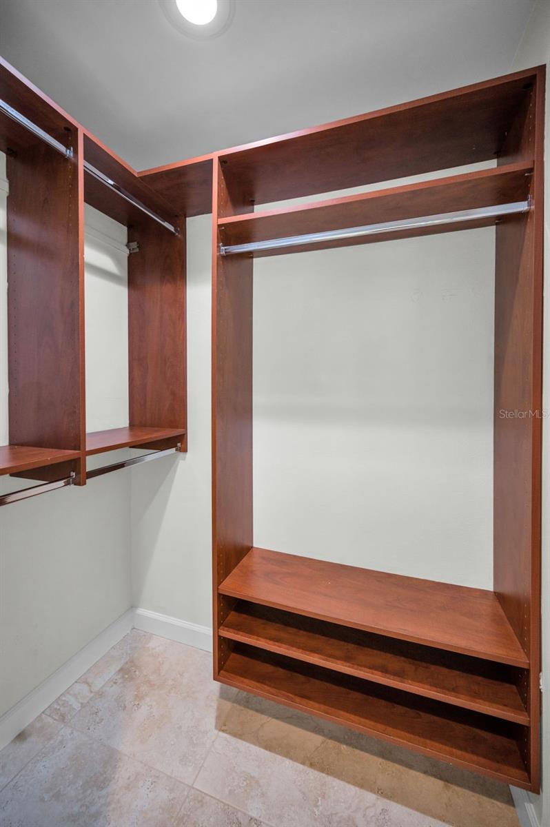 Listing photo id 32 for 1334 Glengarry Drive
