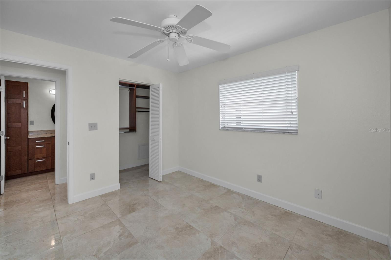Listing photo id 34 for 1334 Glengarry Drive