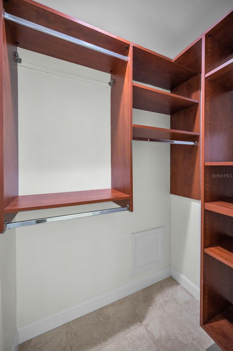 Listing photo id 35 for 1334 Glengarry Drive