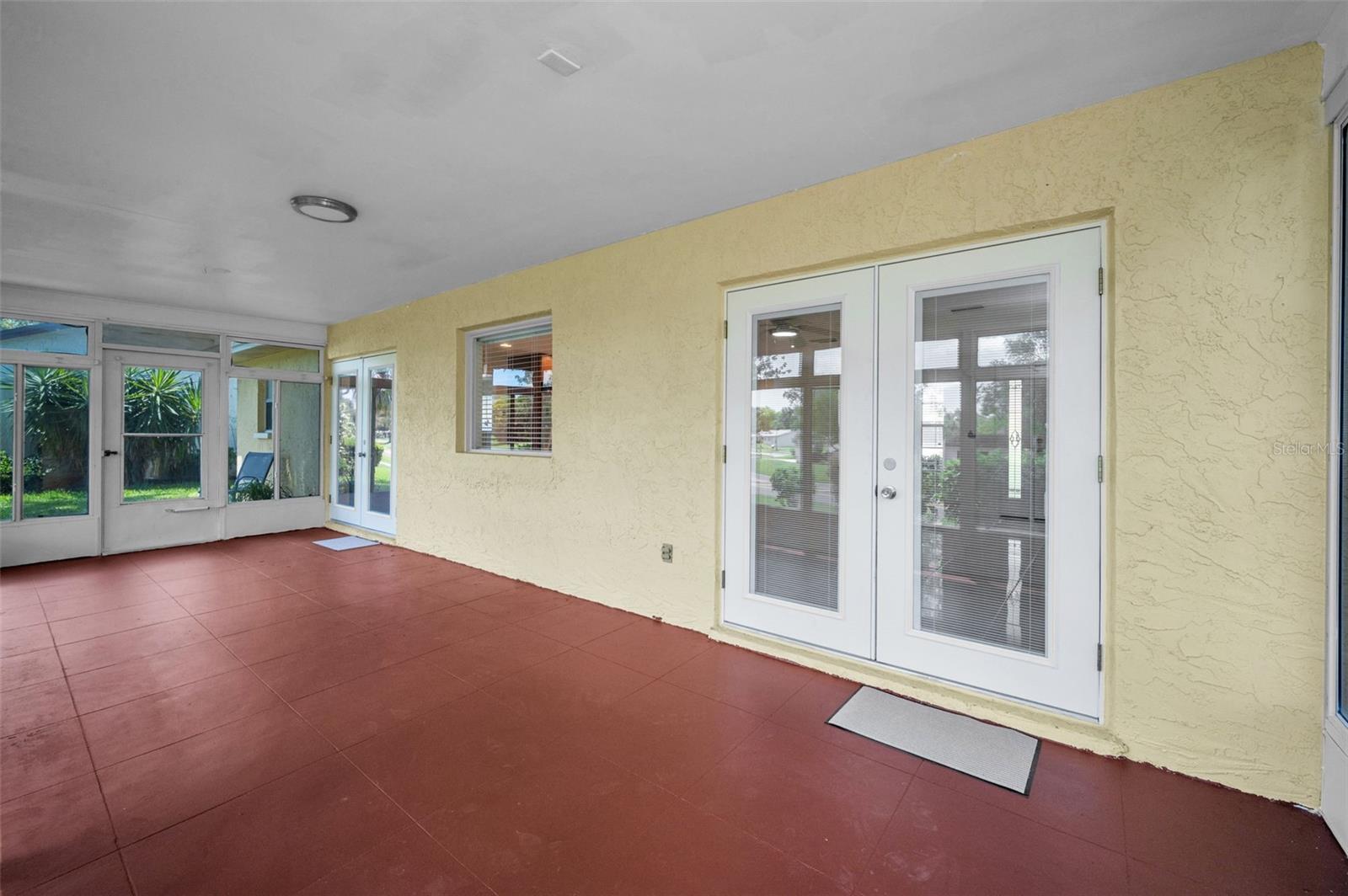 Listing photo id 39 for 1334 Glengarry Drive