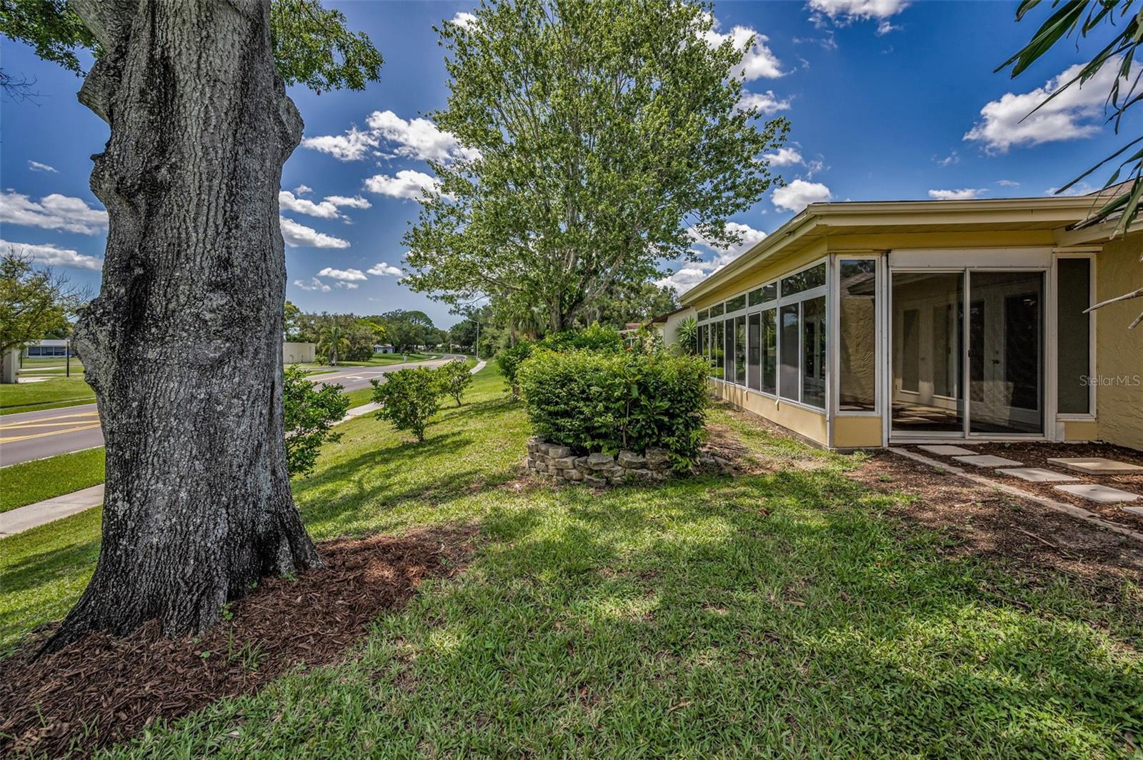 Listing photo id 41 for 1334 Glengarry Drive