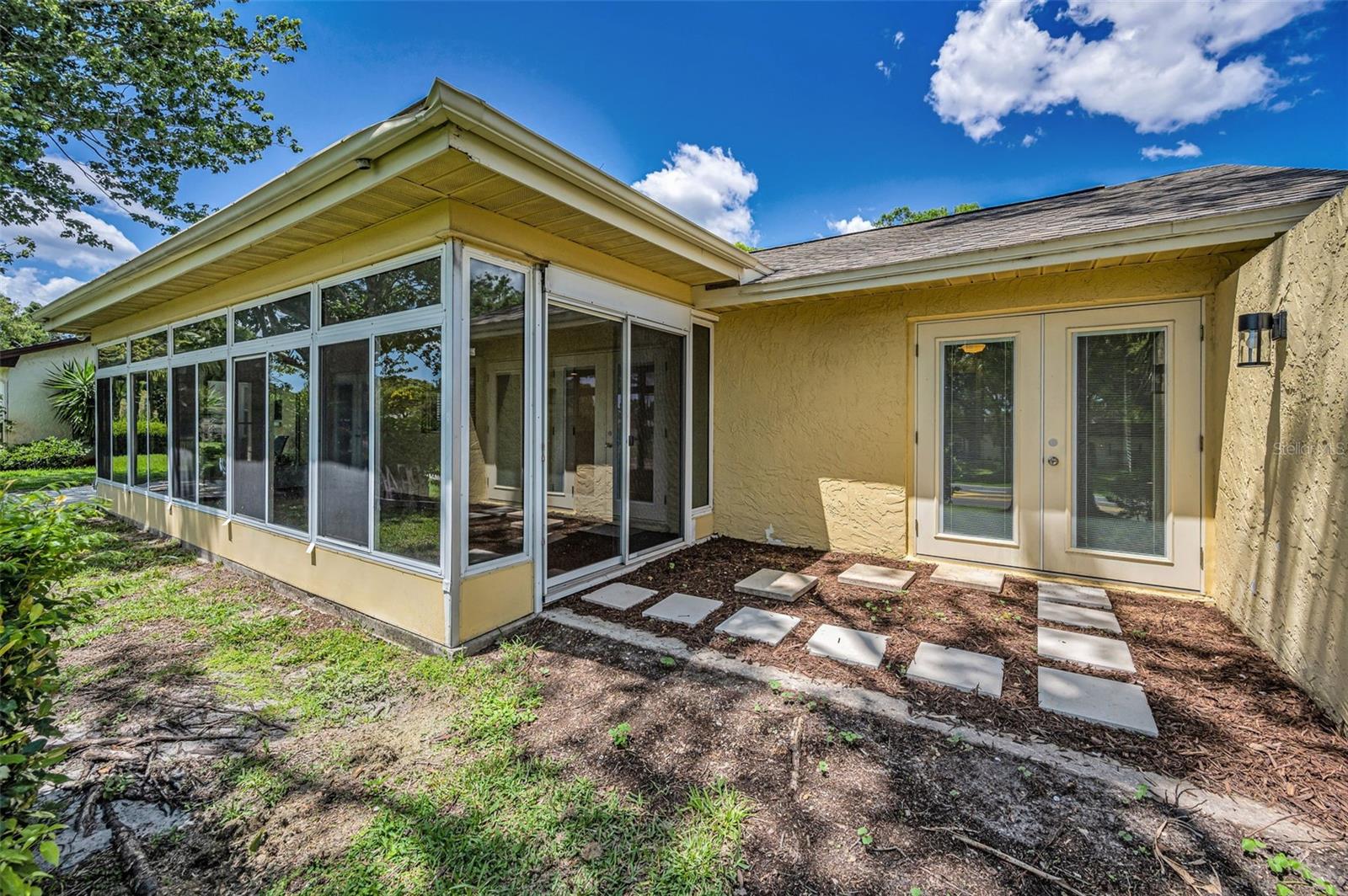 Listing photo id 42 for 1334 Glengarry Drive
