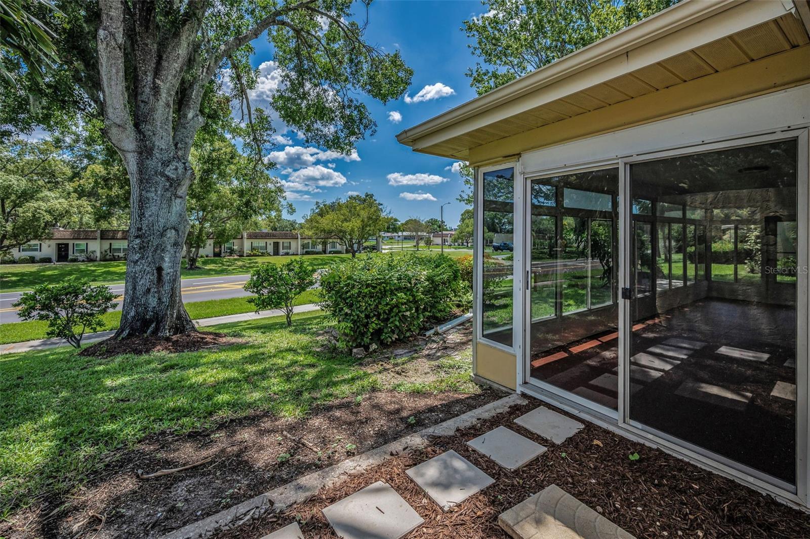 Listing photo id 43 for 1334 Glengarry Drive