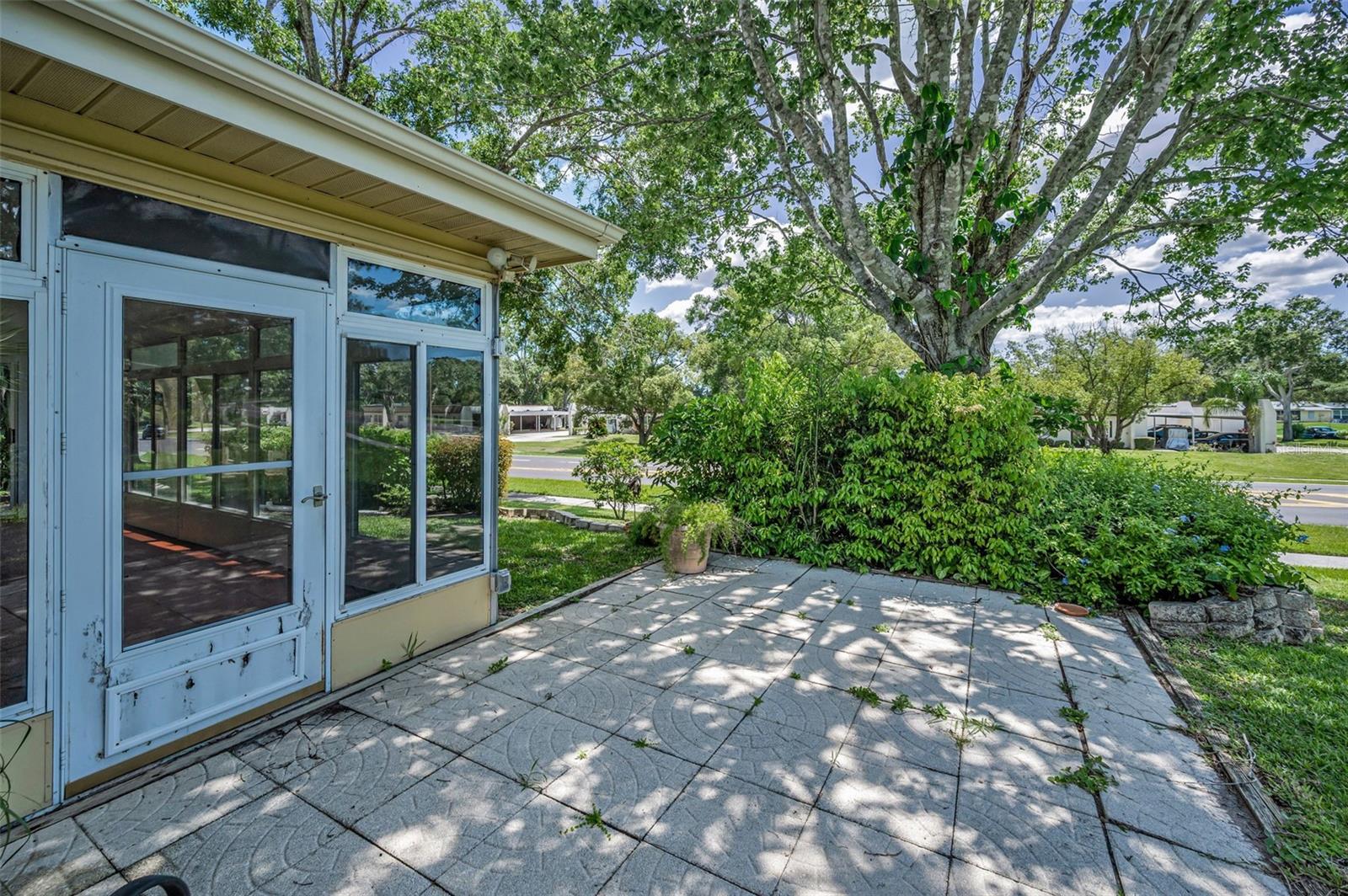 Listing photo id 48 for 1334 Glengarry Drive