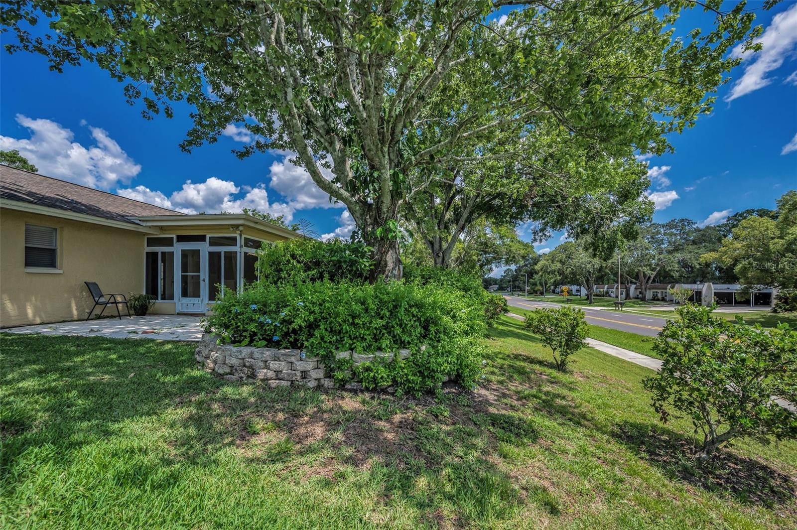 Listing photo id 49 for 1334 Glengarry Drive