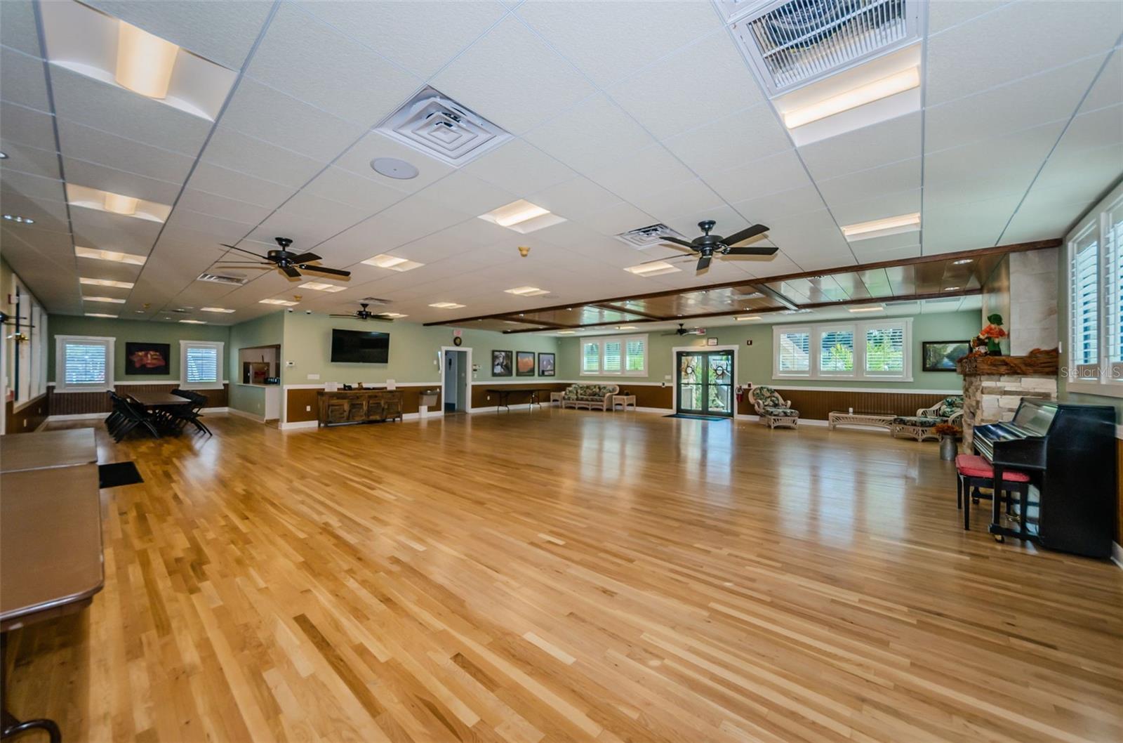 Listing photo id 71 for 1334 Glengarry Drive