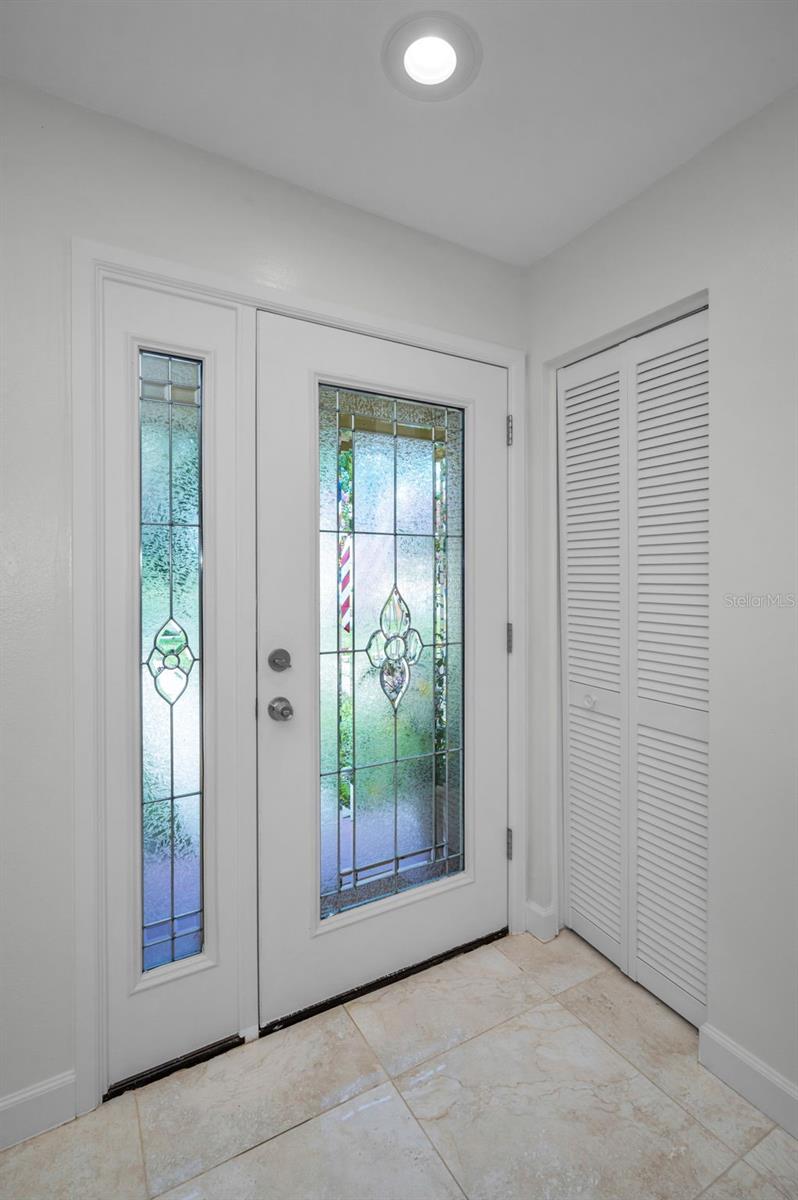 Listing photo id 6 for 1334 Glengarry Drive