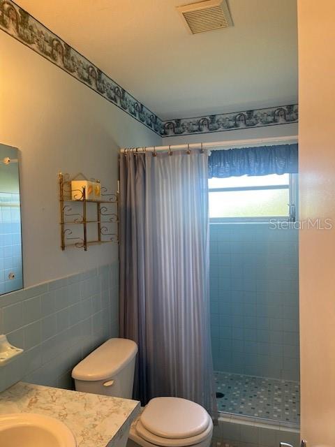 Listing photo id 18 for 2360 Irish Lane 50